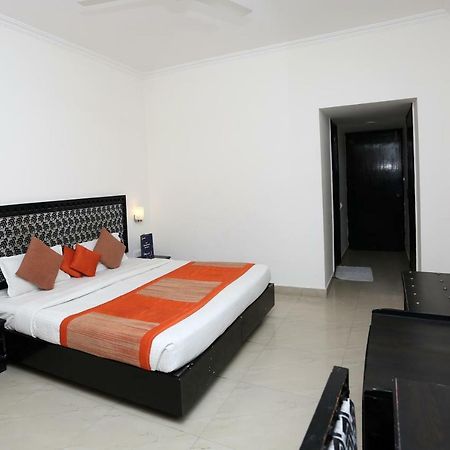 Oyo 1672 Hotel The Pearl 穆索里 外观 照片