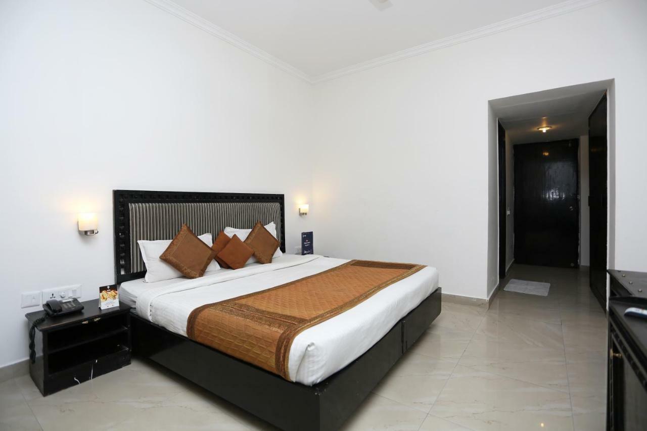 Oyo 1672 Hotel The Pearl 穆索里 外观 照片